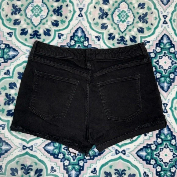 Universal Thread - Women’s Black High-Rise Midi Denim Shorts - Picture 3 of 4